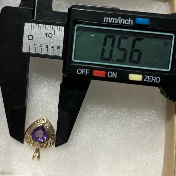 10k gold heart shaped pendant with amethyst stone and small diamond - Picture 7 of 8